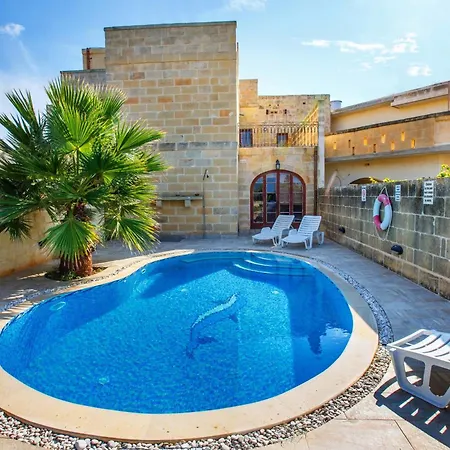 5 Bedroom With Private Pool