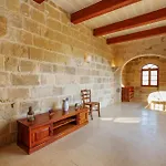 5 Bedroom With Private Pool *