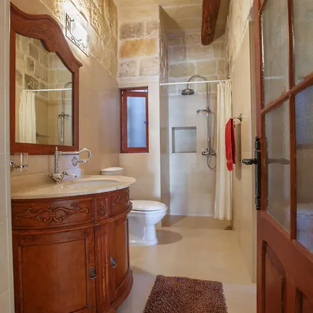 Nyaraló 5 Bedroom With Private Pool