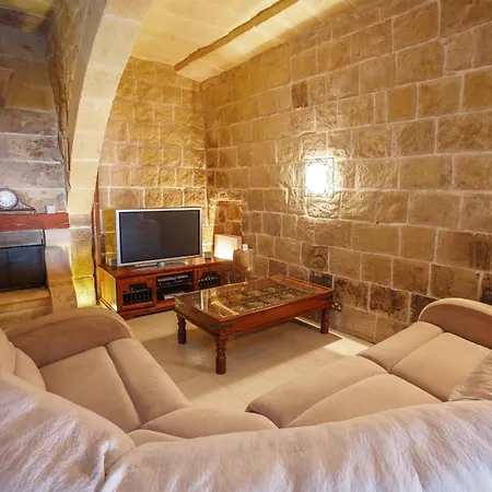 5 Bedroom With Private Pool 度假居 Għarb