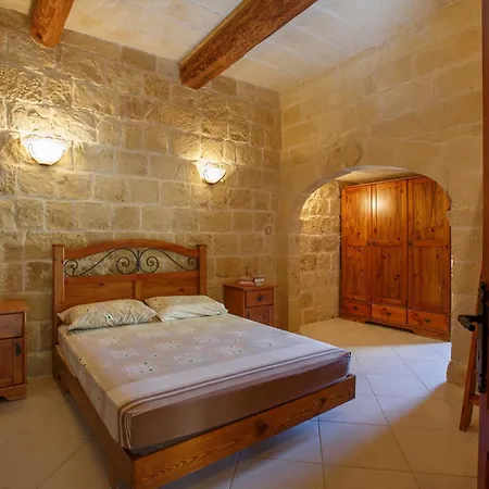 5 Bedroom With Private Pool Holiday home