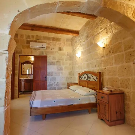 5 Bedroom With Private Pool Ferienhaus *