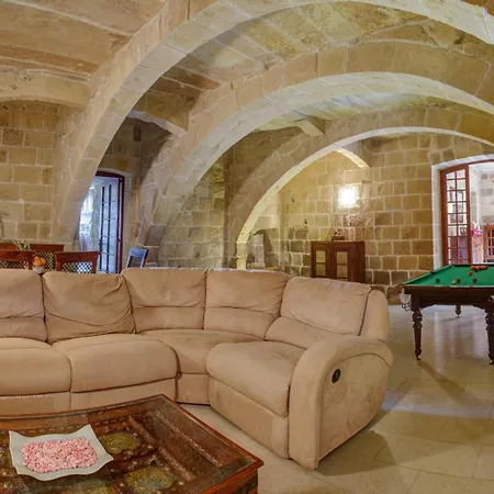 Holiday home 5 Bedroom With Private Pool *