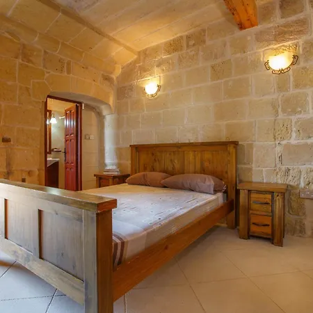 5 Bedroom With Private Pool