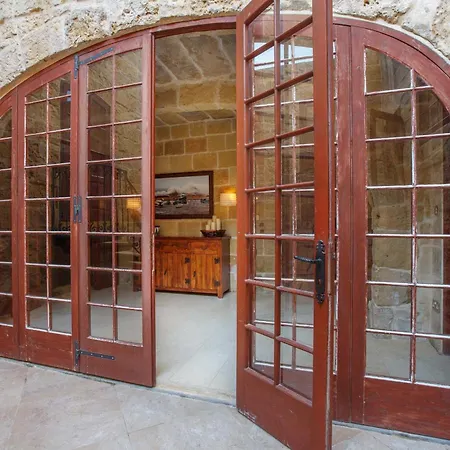 Case de vacanță 5 Bedroom With Private Pool *