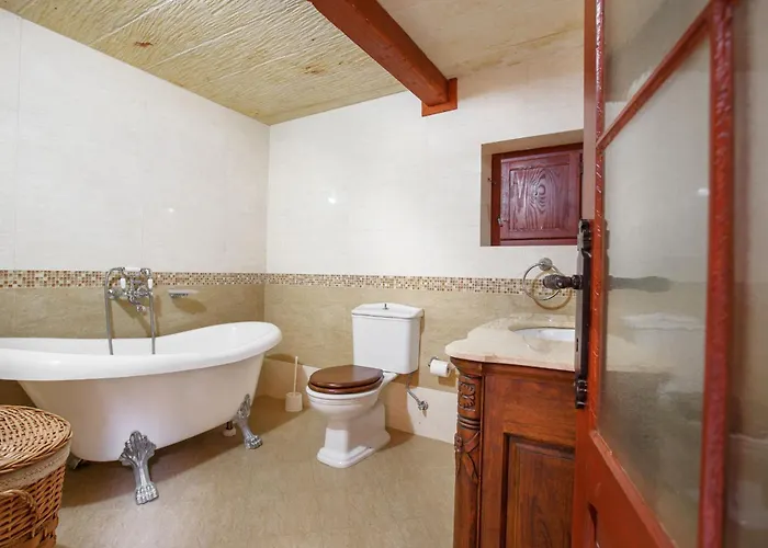 5 Bedroom With Private Pool Tatil Evi