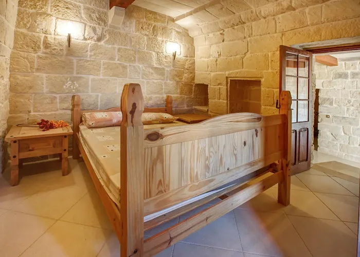 5 Bedroom With Private Pool