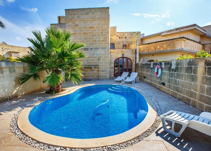 5 Bedroom With Private Pool