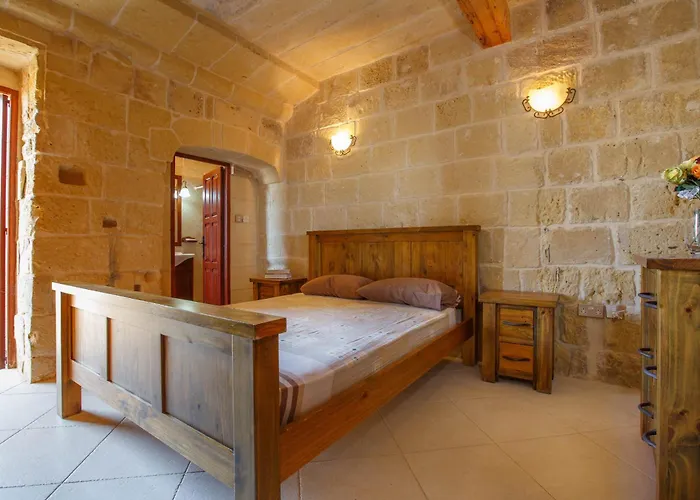 5 Bedroom With Private Pool